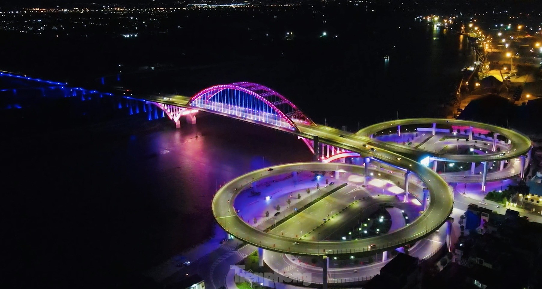 Ấn tượng với vẻ đẹp của hai cây cầu biểu tượng của TP Hải Phòng - Ảnh 4.