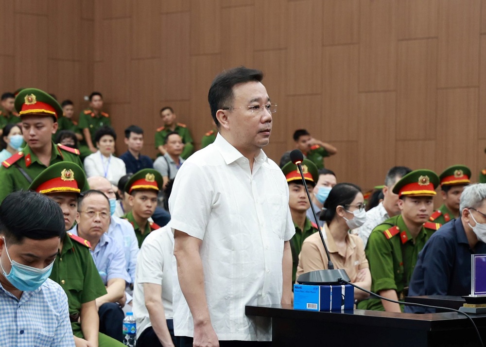 Vụ Chuyến bay giải cứu: Một tập thể giáo viên viết đơn xin giảm án cho cựu phó chủ tịch Hà Nội - Ảnh 1.