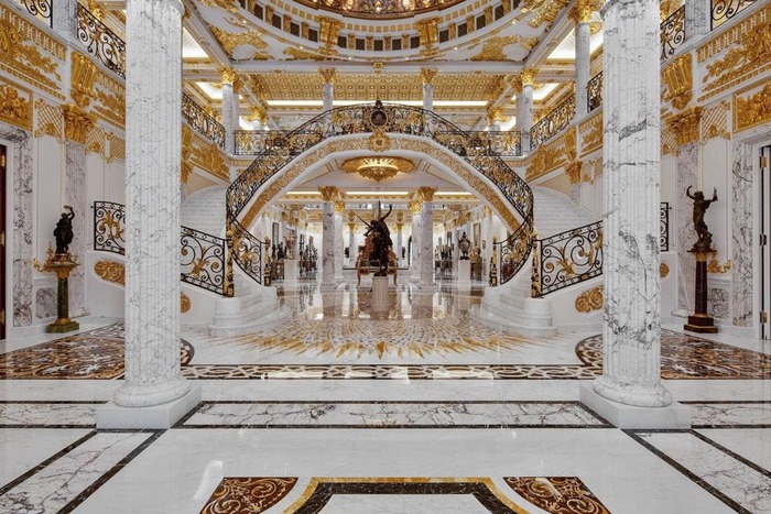 Cận cảnh bên trong căn biệt thự giá 4.800 tỷ đồng đắt nhất ở thành phố vàng Dubai: Nội thất dát vàng lá, đá cẩm thạch sáng lung linh - Ảnh 1.