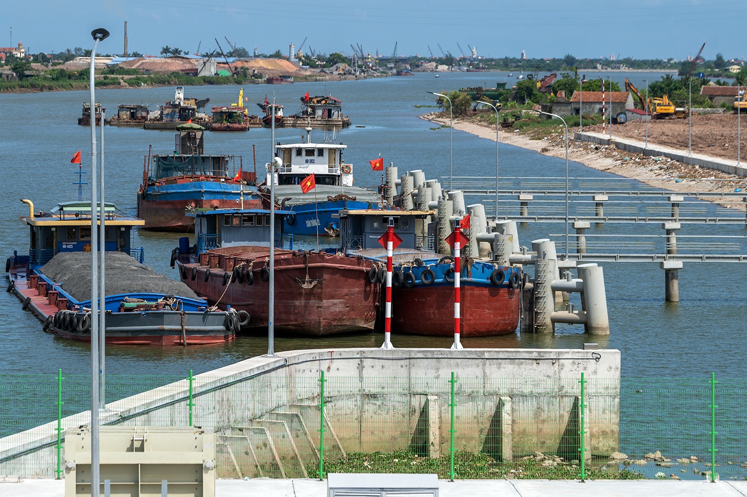 Mục sở thị kênh nối sông Đáy - Ninh Cơ 2.300 tỷ đồng vừa vận hành - Ảnh 5.