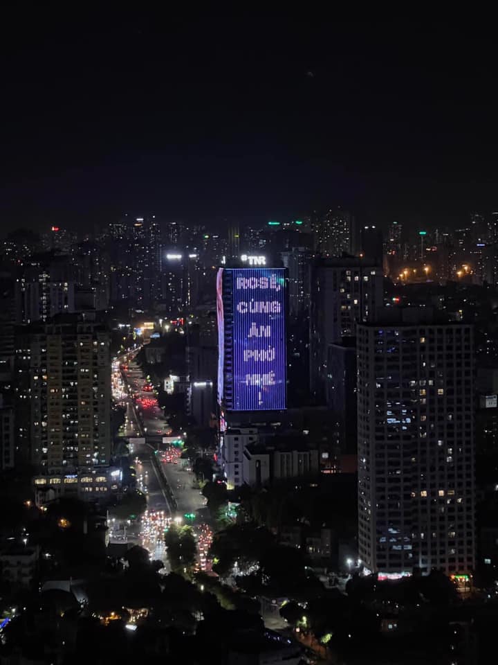 Hé lộ màn hình LED của thành viên BLACKPINK tại Hà Nội, lời nhắn nhủ đến thần tượng gây chú ý - Ảnh 2.