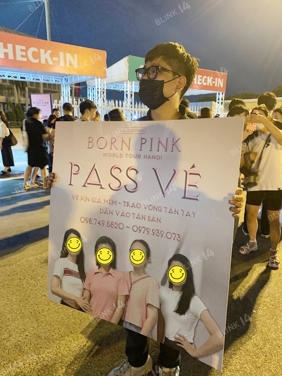 Tối kéo nhau ra Mỹ Đình pass vé BLACKPINK, sáng dậy sớm đi làm trả nợ, có nhóm ôm 2 tỷ tiền vé! - Ảnh 2.