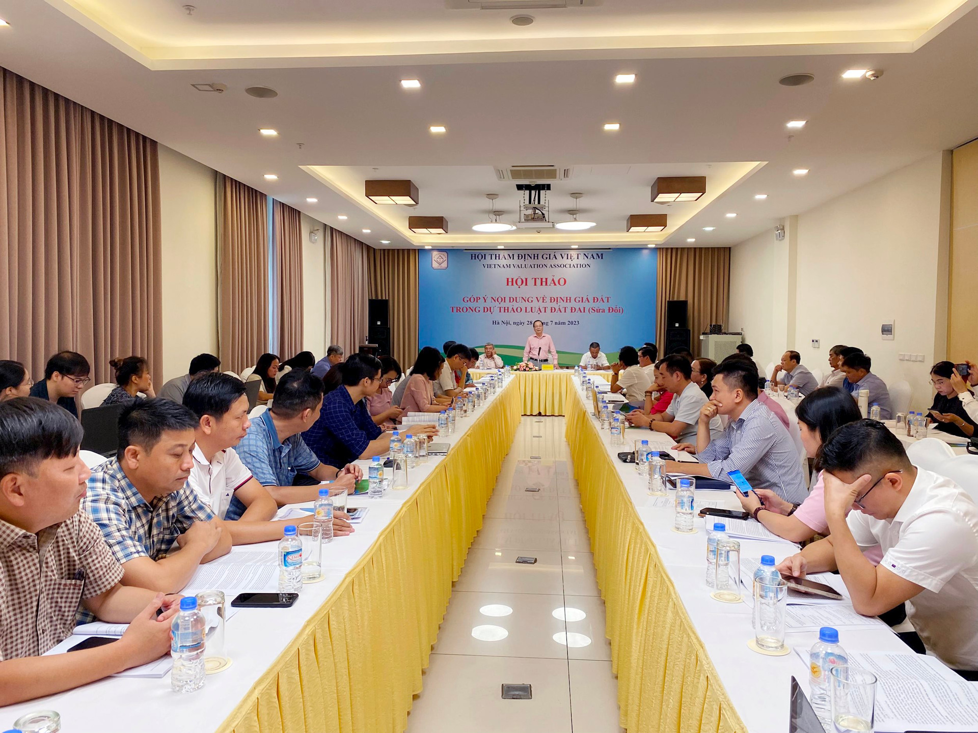 Chủ tịch Hội Thẩm định giá Việt Nam: Nên loại bỏ phương pháp hệ số điều chỉnh giá đất - Ảnh 2.