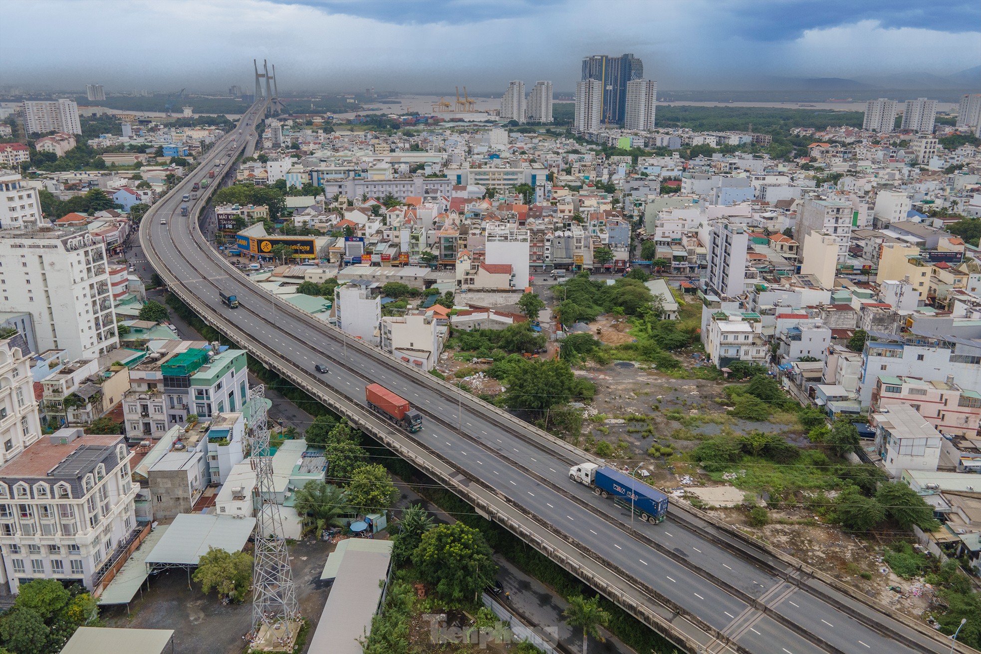 Cận cảnh đường dẫn cầu Phú Mỹ có 'cha đẻ' sai phạm đang bị xử lý - Ảnh 10.