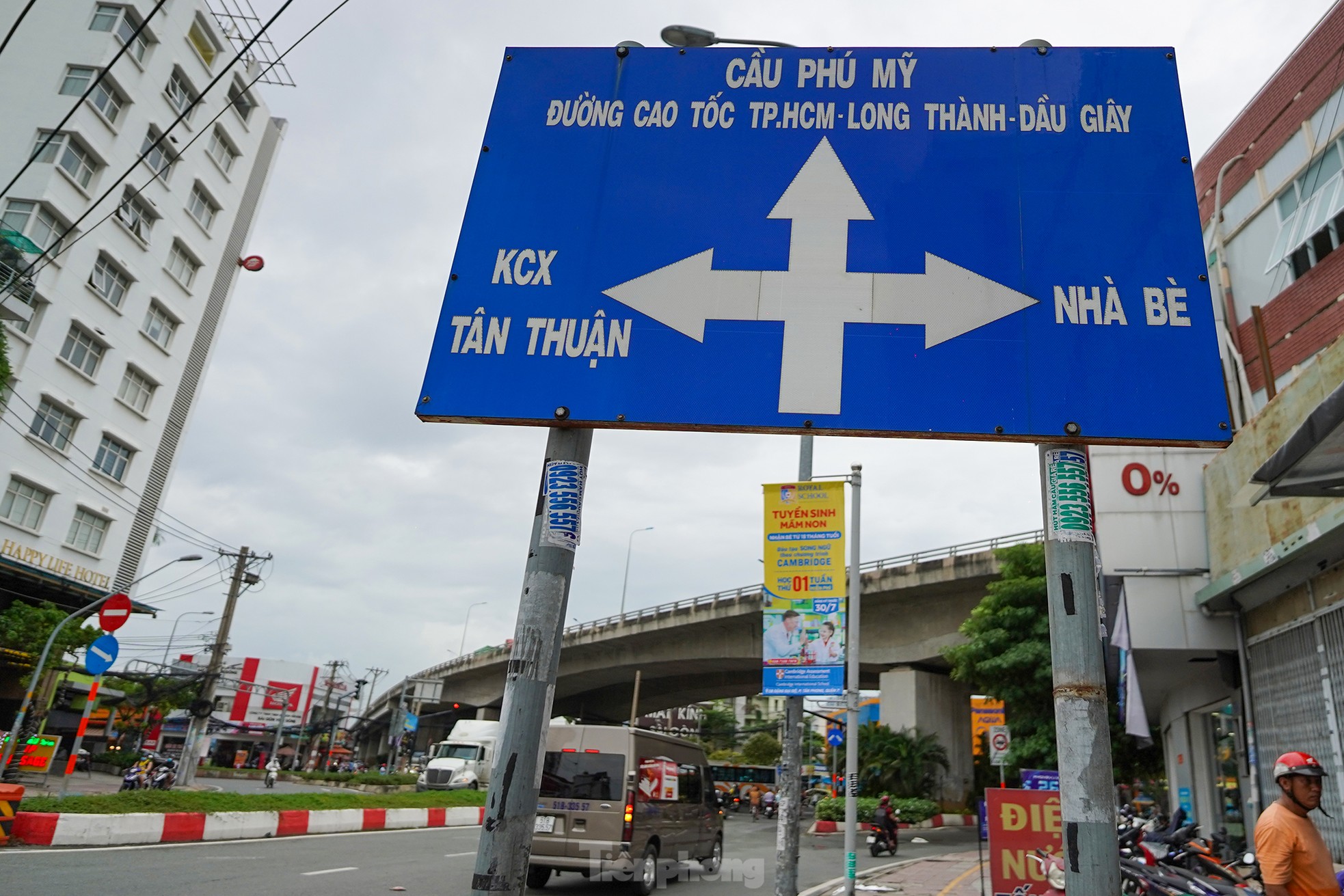 Cận cảnh đường dẫn cầu Phú Mỹ có 'cha đẻ' sai phạm đang bị xử lý - Ảnh 7.