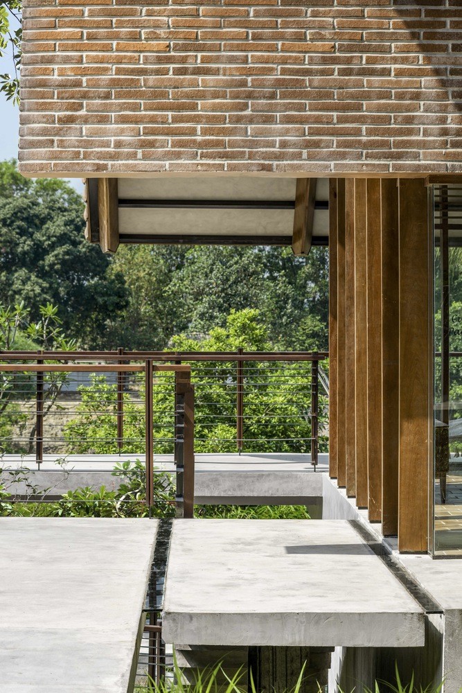 Mê mẩn mẫu biệt thự lợp mái ngói truyền thống - Ảnh 12.
