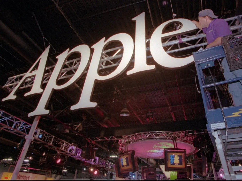 Lịch sử của Apple qua những bức ảnh: Phần I: Khởi đầu đầy khó khăn của Steve Jobs - Ảnh 1.