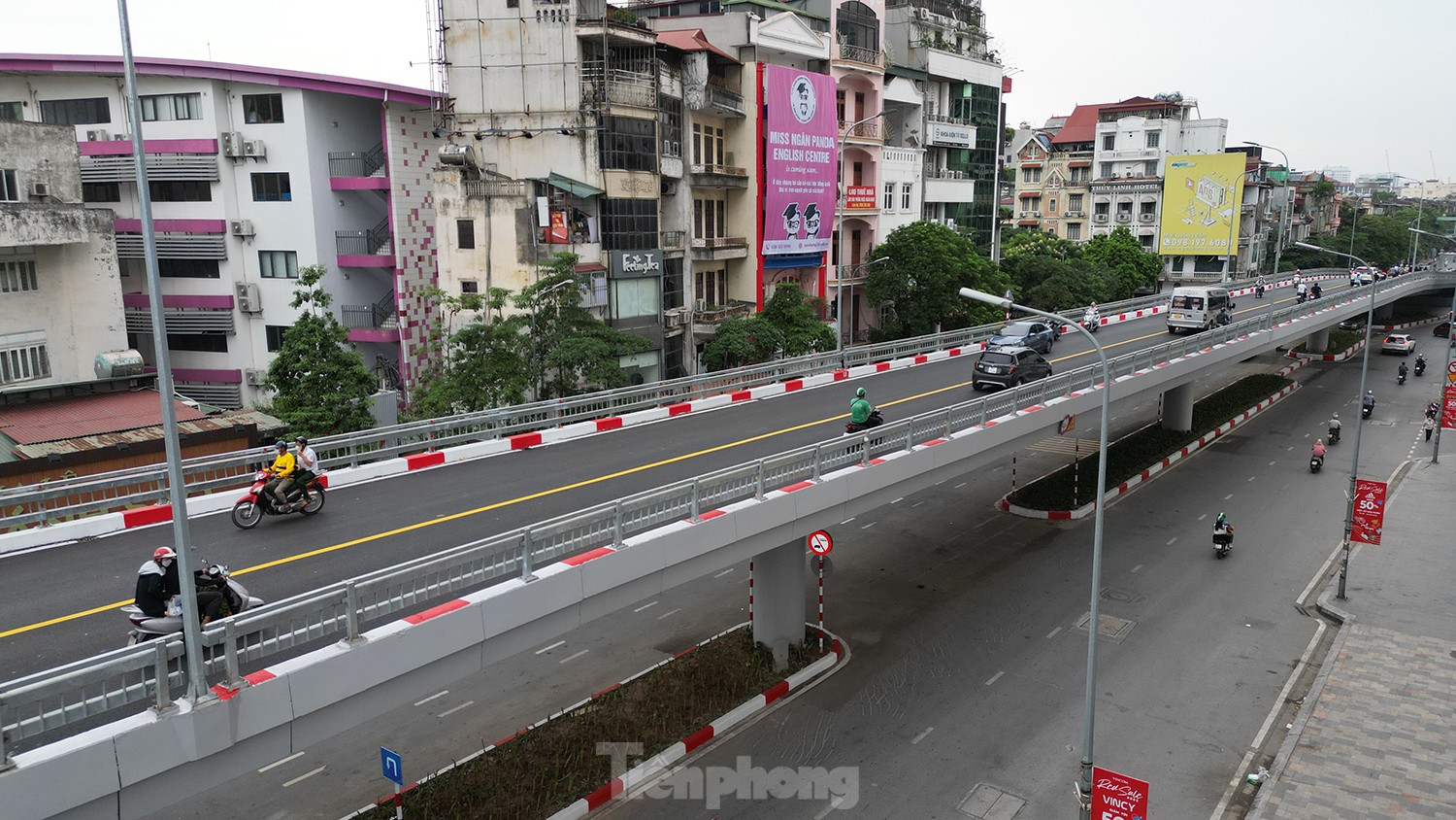 Nút giao thông Chùa Bộc - Phạm Ngọc Thạch sáng đầu tuần sau khi thông xe - Ảnh 5.