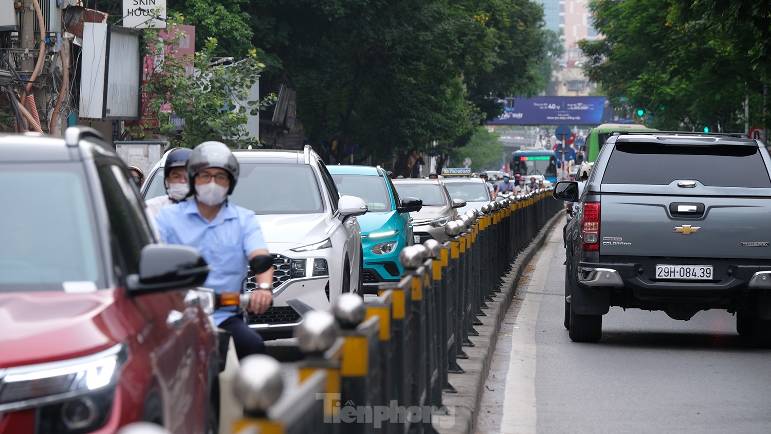 Nút giao thông Chùa Bộc - Phạm Ngọc Thạch sáng đầu tuần sau khi thông xe - Ảnh 10.