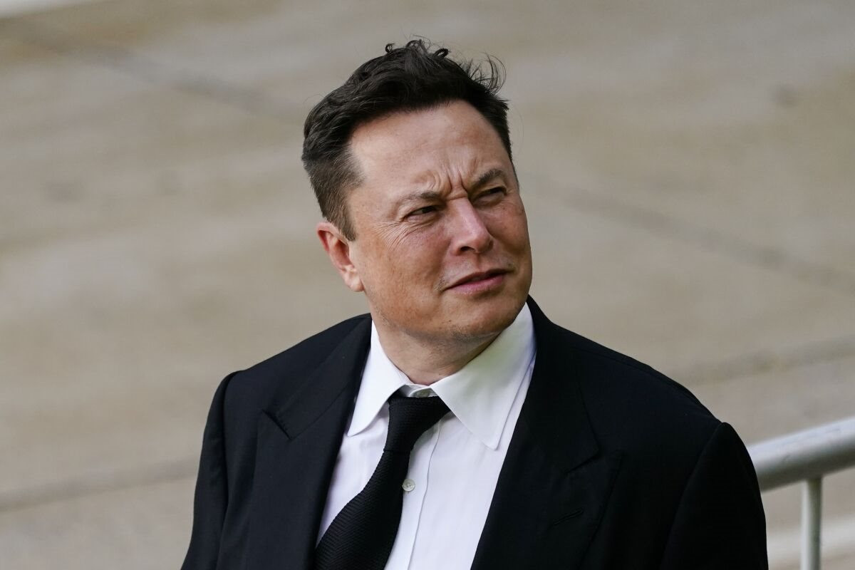 ‘Elon Musk là kẻ lừa đảo’: Đồng sáng lập Facebook chỉ đích danh tỷ phú Tesla khi ‘hứa thật nhiều, thất hứa thật nhiều’ - Ảnh 1.