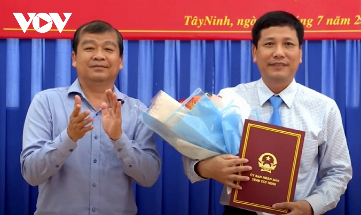 Tây Ninh bổ nhiệm nhiều lãnh đạo sở, ngành - Ảnh 1.