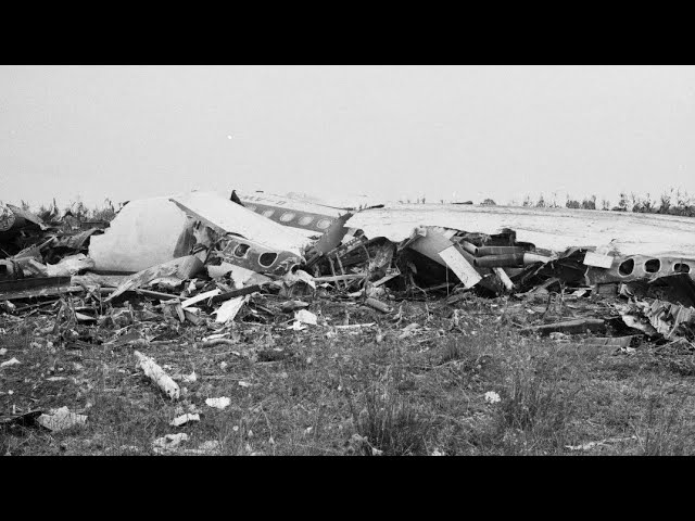 Vụ tai nạn hàng không hi hữu trong lịch sử: 176 người thiệt mạng vì kiểm soát viên không lưu nói tiếng “mẹ đẻ” - Ảnh 4.