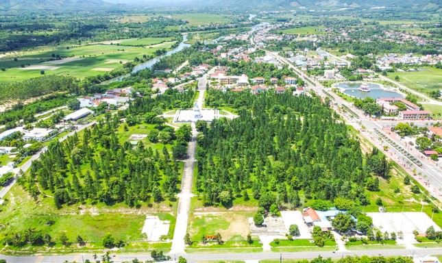 Cựu Bí thư huyện ở Bình Định không chịu trả sổ đỏ đất được cấp sai - Ảnh 1.