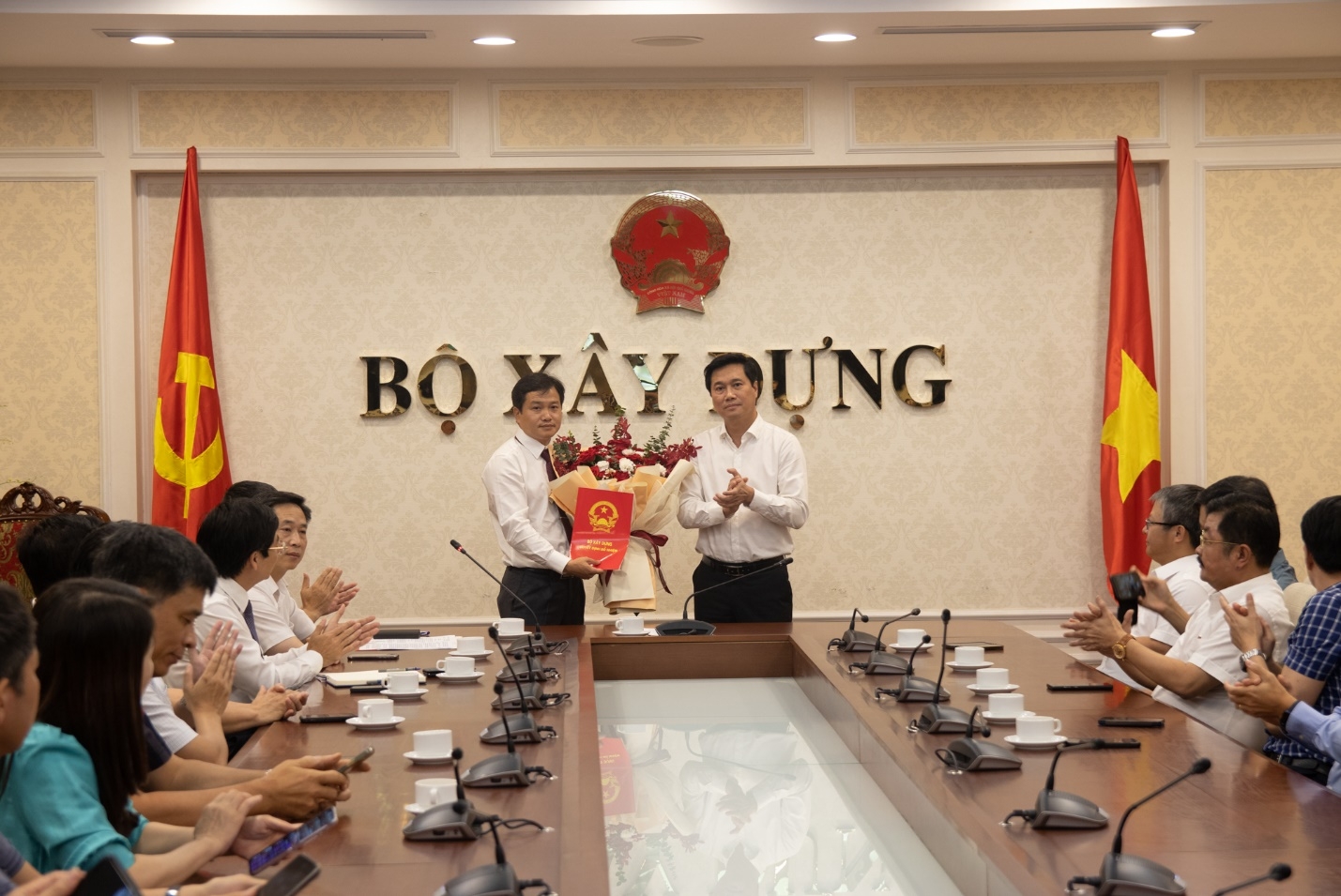 Bộ trưởng Nguyễn Thanh Nghị bổ nhiệm nhân sự mới tại Bộ Xây dựng - Ảnh 3.