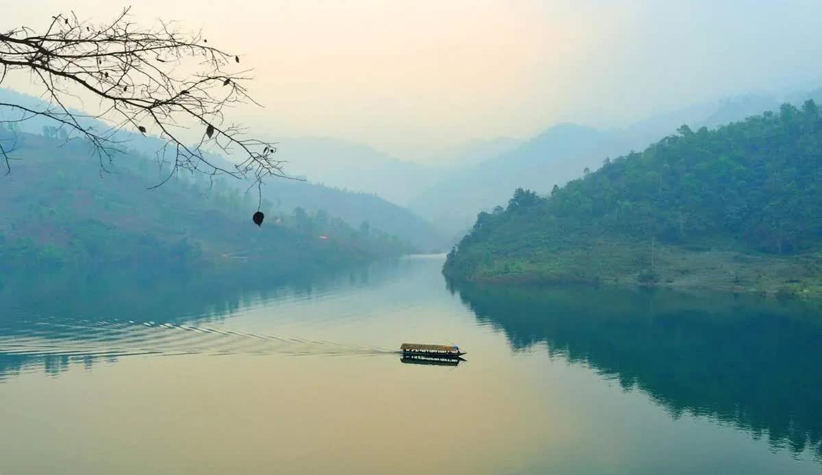  Với 2 triệu đồng bạn có thể đi Hồ Noong - điểm đến đẹp tựa tiên cảnh bị lãng quên ở Hà Giang - Ảnh 3.