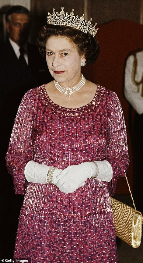 Ý nghĩa trang sức Công nương Kate đeo trong lễ đăng cơ mới của Vua Charles - Ảnh 4.
