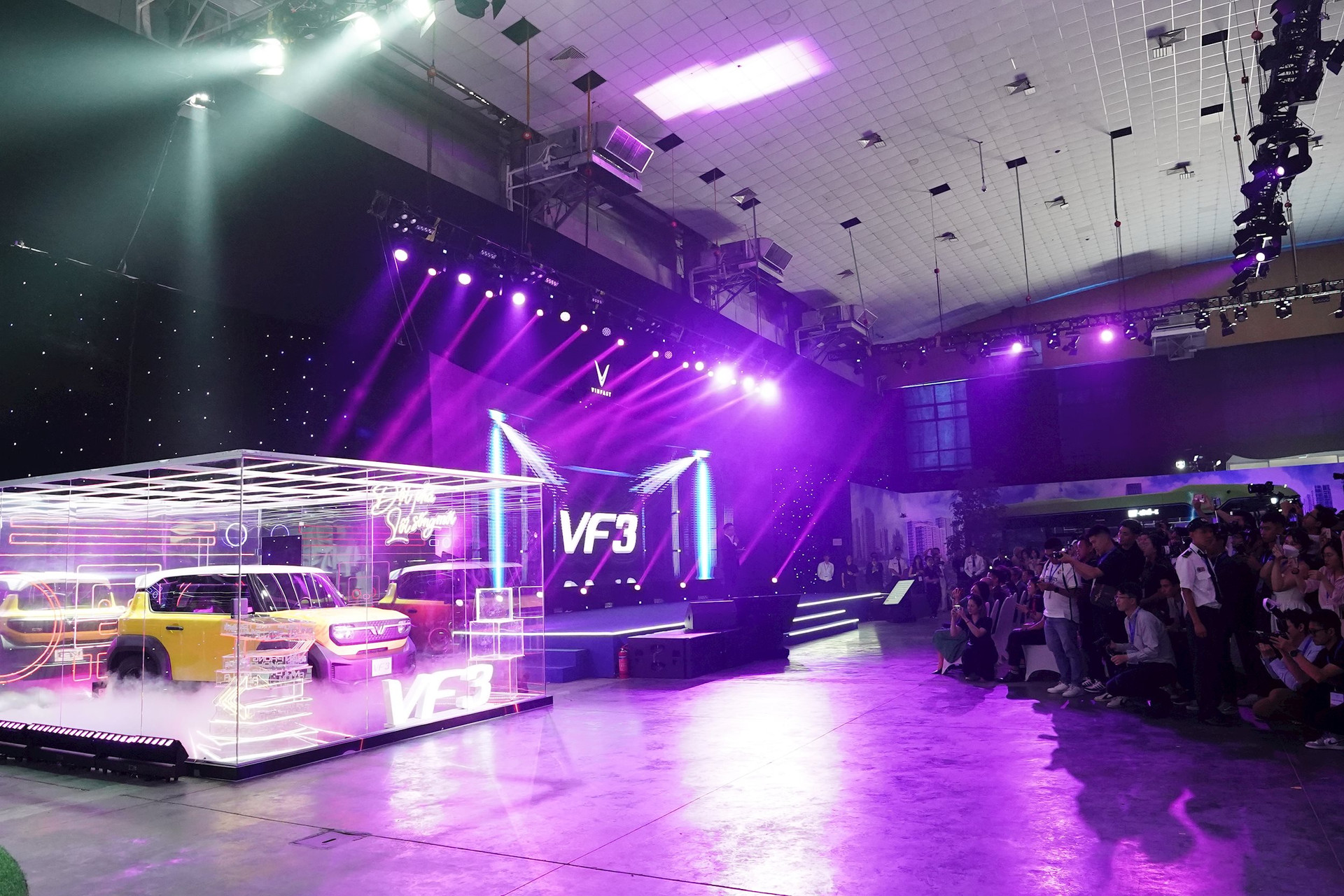 VinFast VF 3 chính thức ra mắt, hứa hẹn trở thành mẫu xe &quot;quốc dân&quot; mới của người Việt - Ảnh 1.
