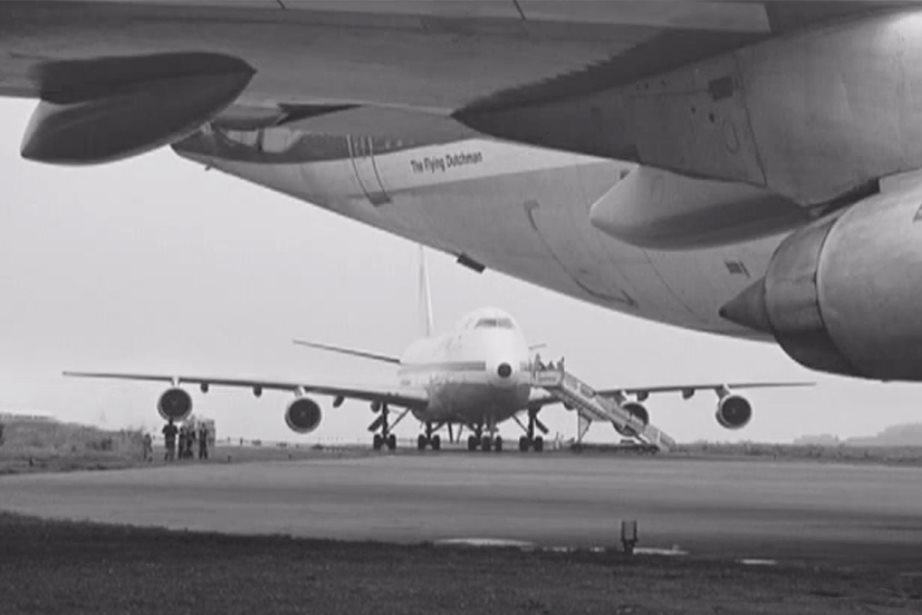 Hai chiếc Boeing 747 đối đầu khiến gần 600 người chết : Vụ tai nạn thảm khốc nhất vĩnh viễn thay đổi ngành hàng không - Ảnh 1.
