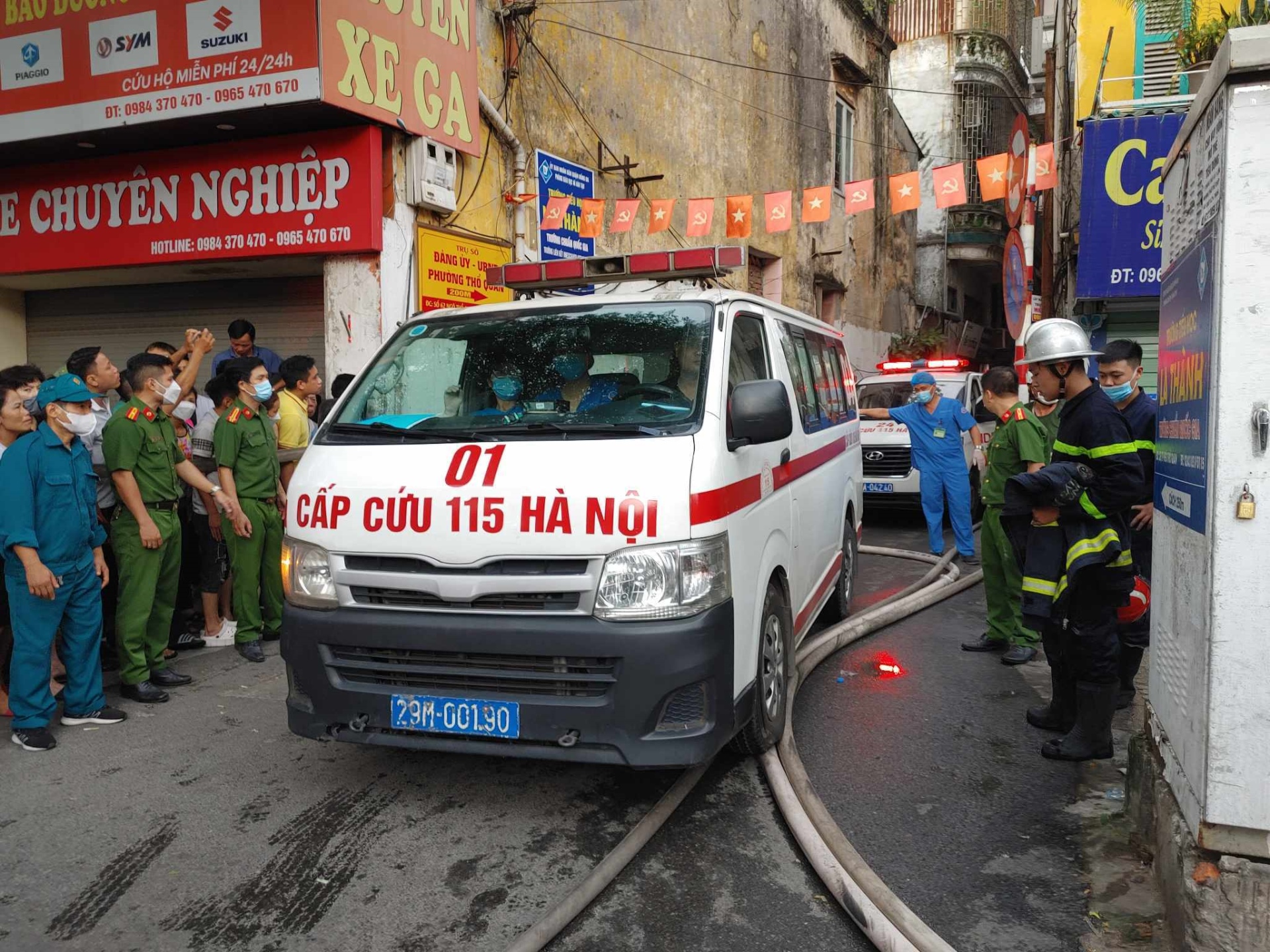 Hiện trường vụ cháy nhà, 3 người chết ở Hà Nội - Ảnh 5.