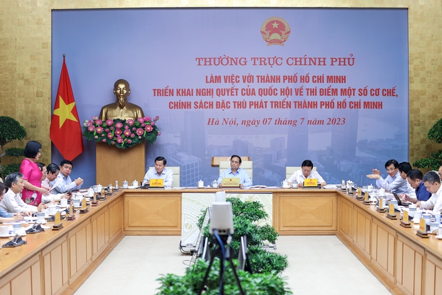 Thủ tướng: Hoàn thành hướng dẫn chính sách đặc thù với TPHCM chậm nhất là ngày 15/8 - Ảnh 2.