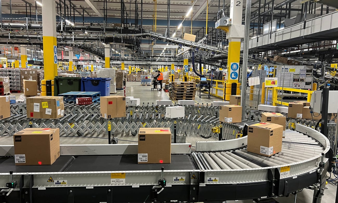 Làn sóng đình công của nhân viên Amazon ở Anh: Cuộc chiến dai dẳng không hồi kết - Ảnh 2.