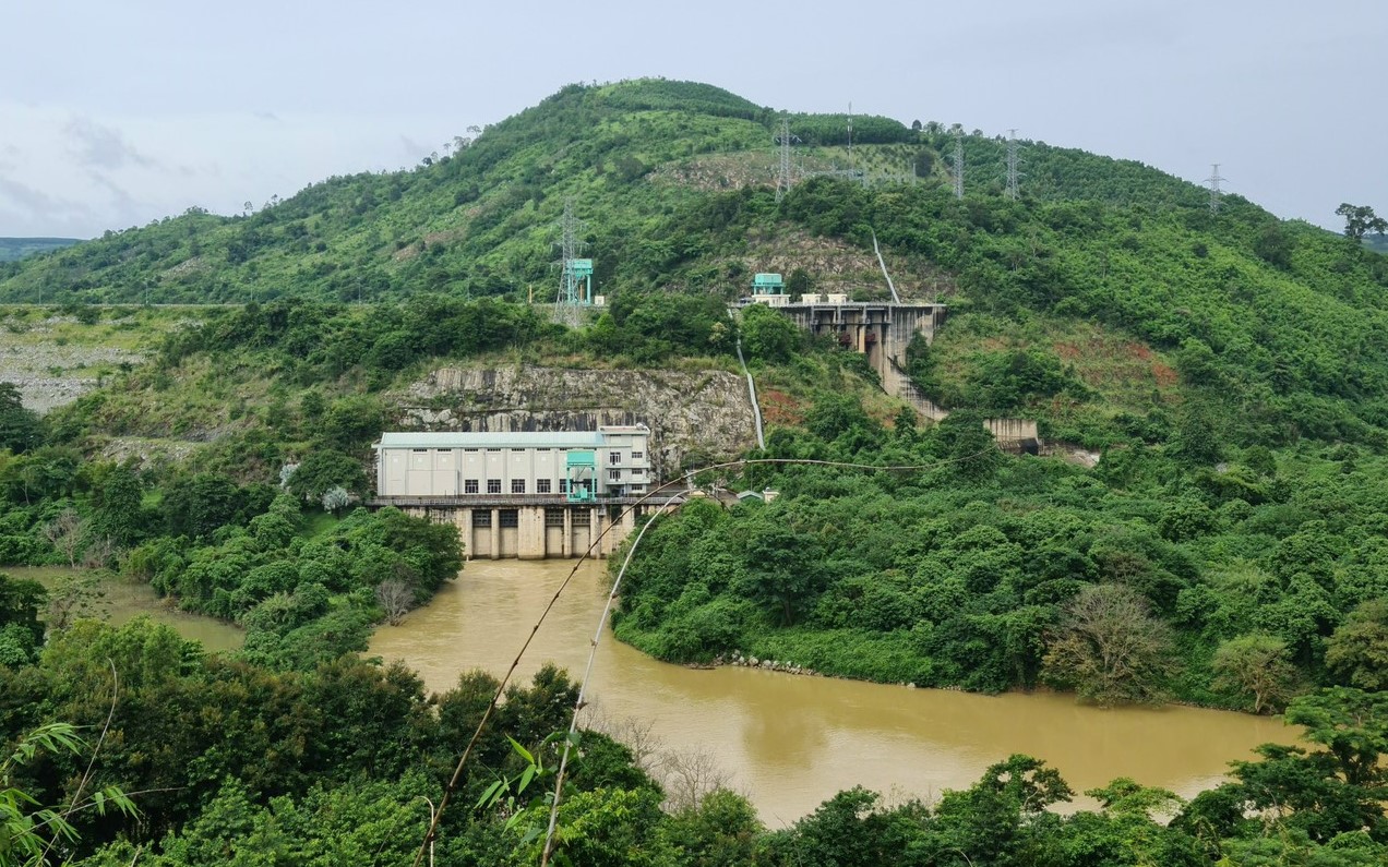 Thủy điện Buôn Tua Srah cắt cơn lũ gần 700 mét khối /giây - Ảnh 1.