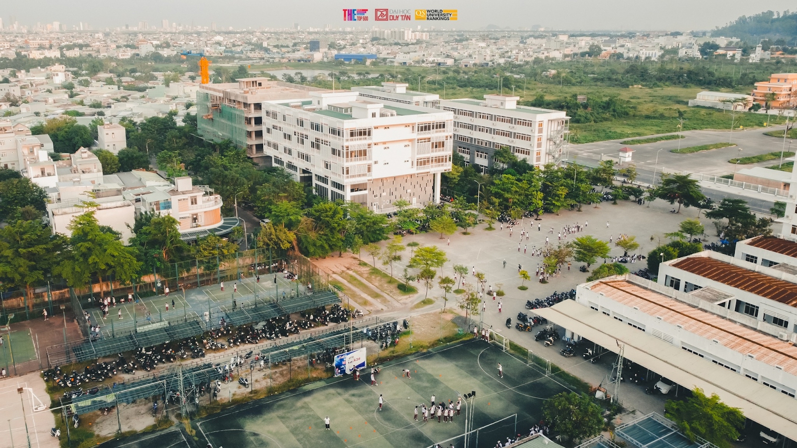 Đại học có thứ hạng cao nhất Việt Nam trong BXH quốc tế uy tín nhưng đầu vào cực “dễ thở” chỉ từ 14 điểm, tỷ lệ sinh viên có việc làm vượt ngưỡng 85% - Ảnh 6.