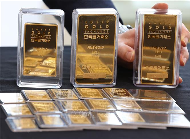 Những yếu tố có thể đẩy giá vàng vượt kỷ lục mọi thời đại vào năm 2024 - Ảnh 1.