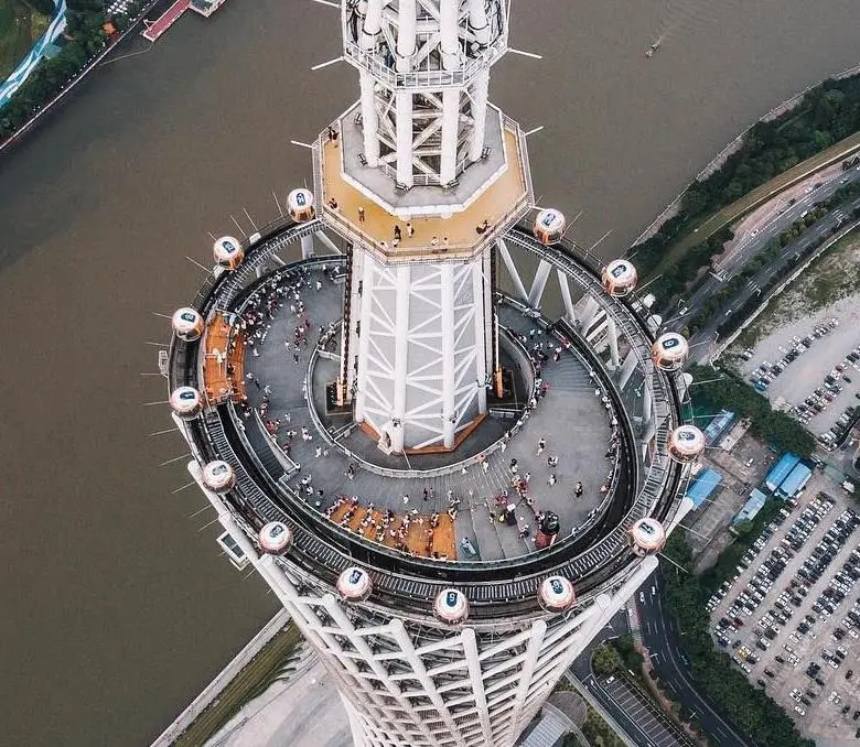 Tòa nhà chọc trời được ví như 'siêu mẫu' của Trung Quốc: Chiều cao và độ chịu chi đều 'hàng khủng', ngỡ ngàng nhất là loạt kỷ lục khiến nhiều người 'khó thở' - Ảnh 2.