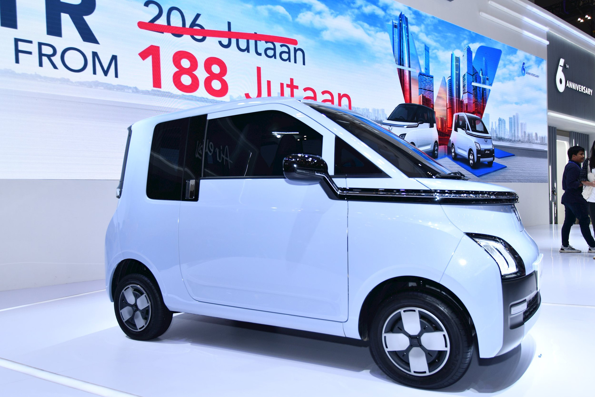 Mẫu xe điện 'anh em' với Wuling Hongguang Mini EV ra mắt phiên bản mới, giá dưới 300 triệu đồng cho quãng đường di chuyển 200 km - Ảnh 2.