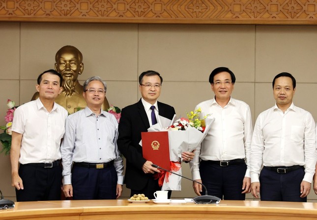 Ông Nguyễn Hồng Tuyến giữ chức Vụ trưởng Vụ Pháp luật, Văn phòng Chính phủ - Ảnh 1.
