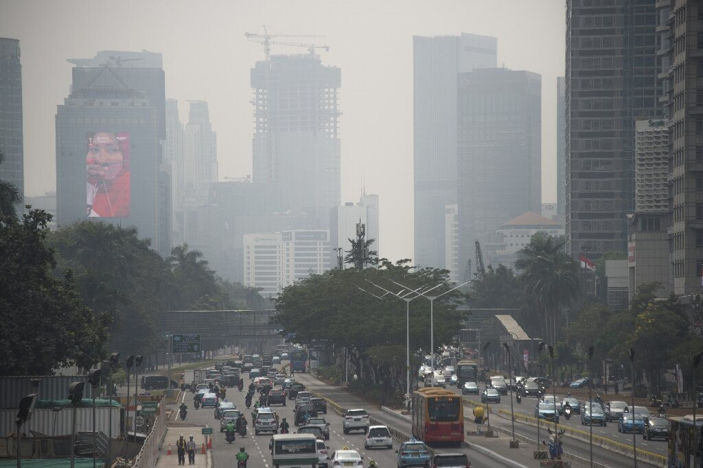 Không khí ô nhiễm trầm trọng, thủ đô quốc gia Đông Nam Á này yêu cầu công chức làm việc… ở nhà - Ảnh 1.