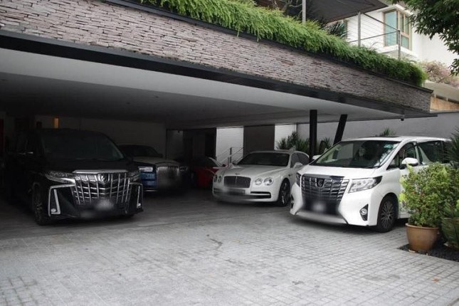 Hàng loạt siêu xe, căn hộ bị tịch thu trong phi vụ rửa tiền tỷ đô Singapore - Ảnh 1.