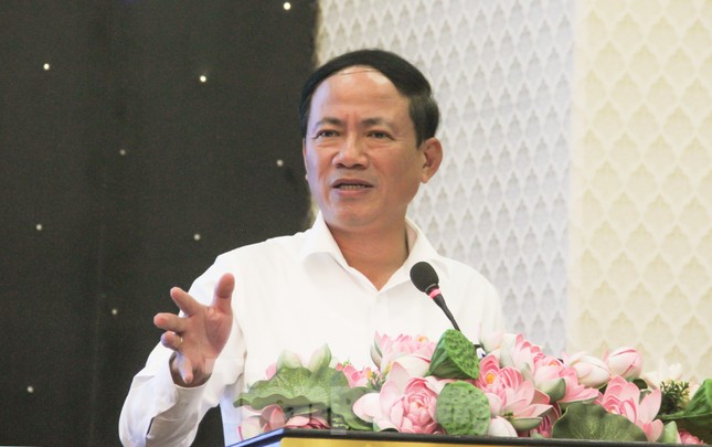 Chủ tịch tỉnh Bình Định: Doanh nghiệp có lái xe vi phạm nhiều sẽ bị tạm dừng hoạt động - Ảnh 1.