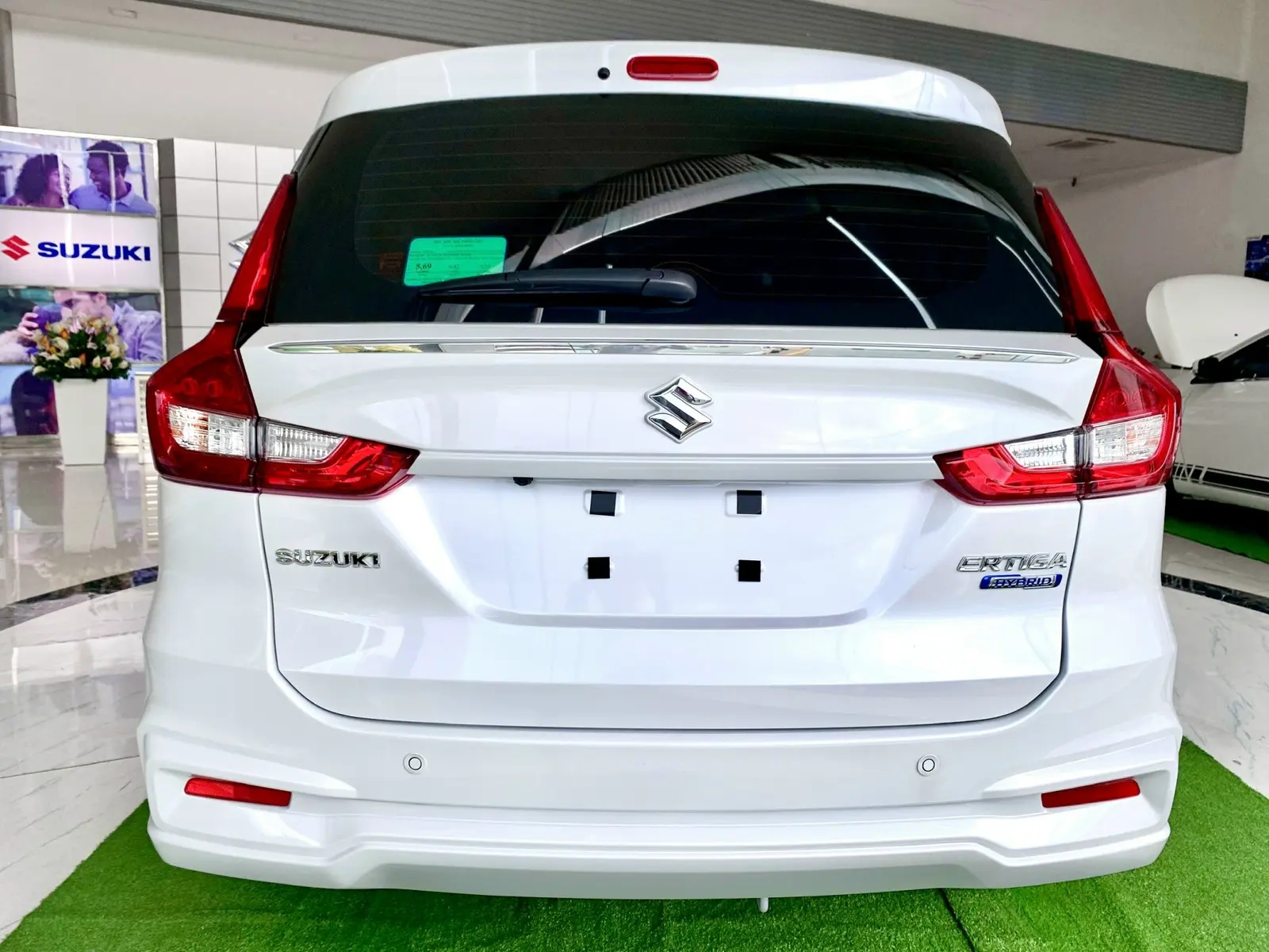 Suzuki Ertiga hybrid giảm giá 100 triệu tại đại lý: Bản đắt nhất chỉ hơn 500 triệu, rẻ hơn cả Xpander số sàn - Ảnh 5.