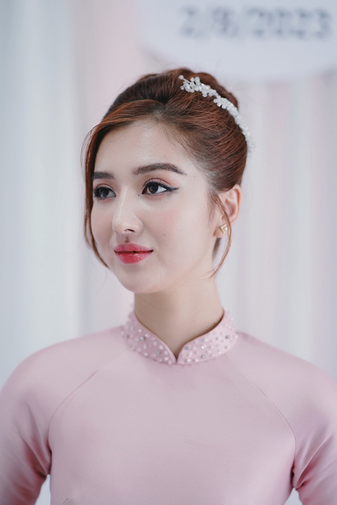 Hồ Quang Hiếu đi xuồng trong lễ ăn hỏi tại Cà Mau, cô dâu gây chú ý với chiều cao 1,8m - Ảnh 5.