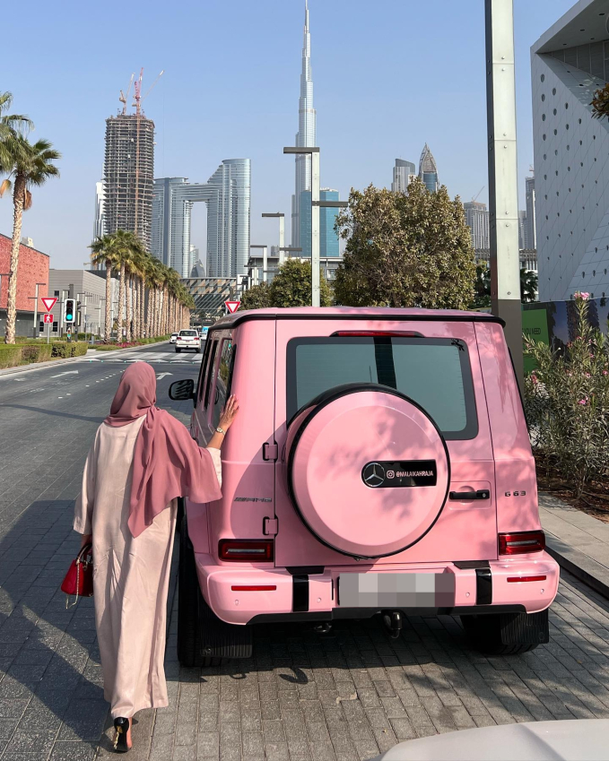 Vợ triệu phú Dubai và cuộc sống hưởng thụ xa hoa đến nhàm chán - Ảnh 2.