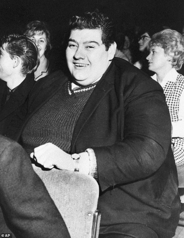 Nhịn ăn liên tục suốt 382 ngày để giảm cân, người đàn ông béo phì sống sót kỳ diệu khiến cả thế giới kinh ngạc - Ảnh 1.