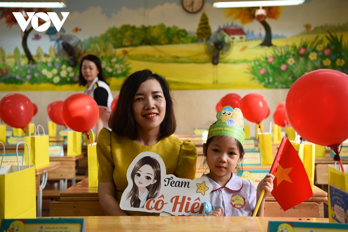 Trường tiểu học đầu tiên ở Hà Nội rộn ràng đón học sinh lớp 1 vào năm học mới - Ảnh 11.