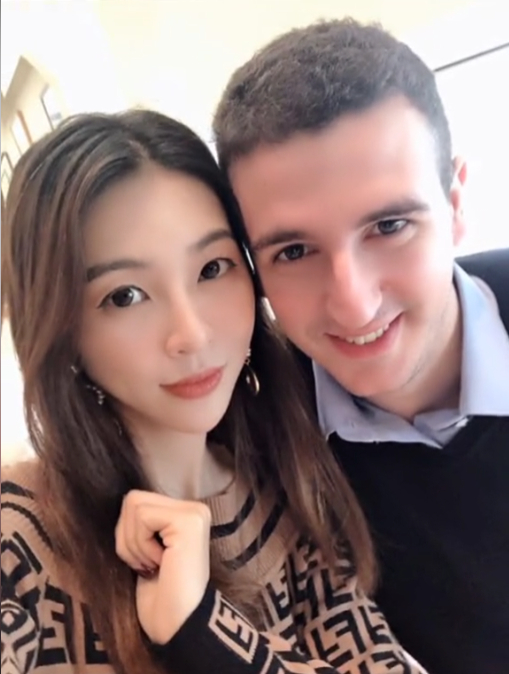 Cô gái U30 gặp được chồng ngoại quốc trên app hẹn hò, ngày đầu ra mắt choáng ngợp với gia sản nhà chồng - Ảnh 1.