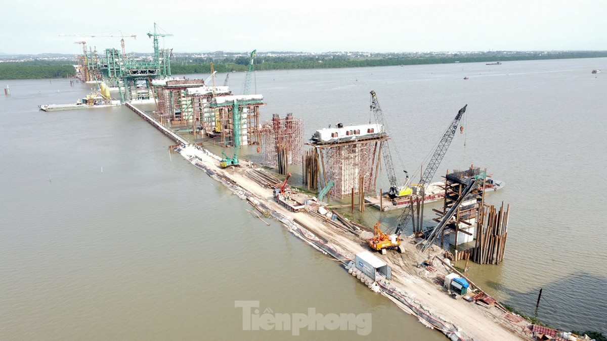Gấp rút thi công cầu gần 2.000 tỷ đồng nối Hải Phòng với Quảng Ninh - Ảnh 9.