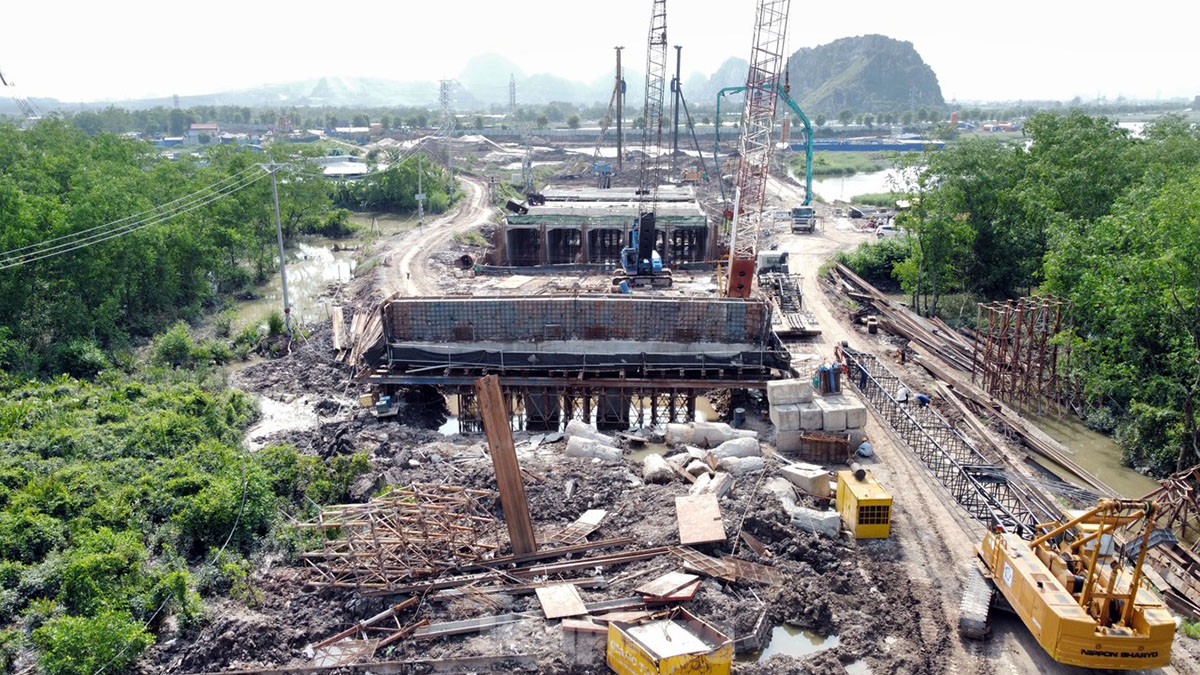 Gấp rút thi công cầu gần 2.000 tỷ đồng nối Hải Phòng với Quảng Ninh - Ảnh 4.