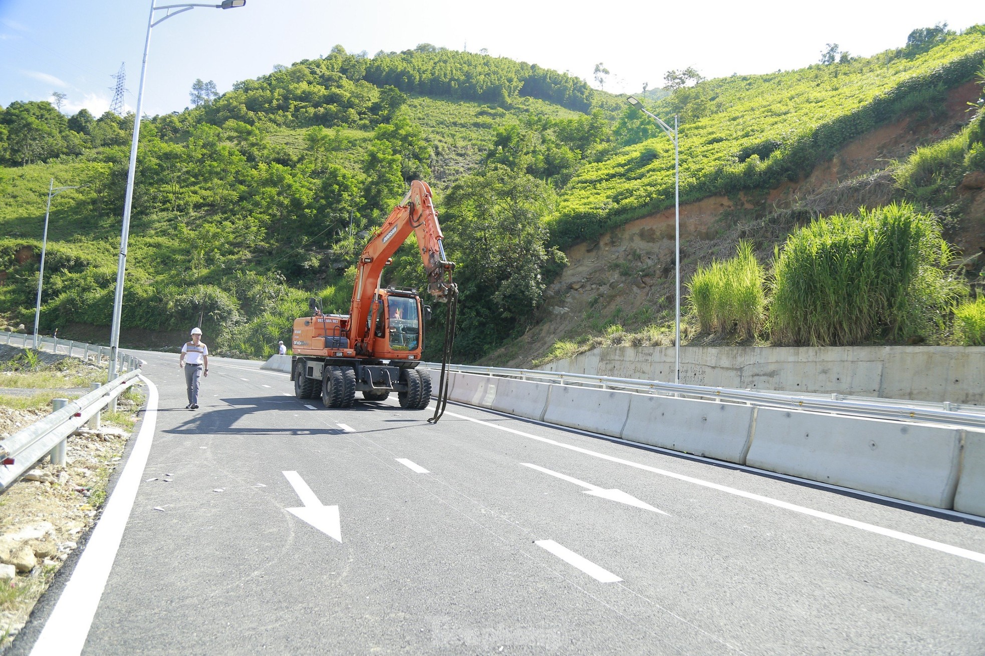 Vận hành thử nghiệm cầu cạn có trụ cao nhất Việt Nam - Ảnh 5.