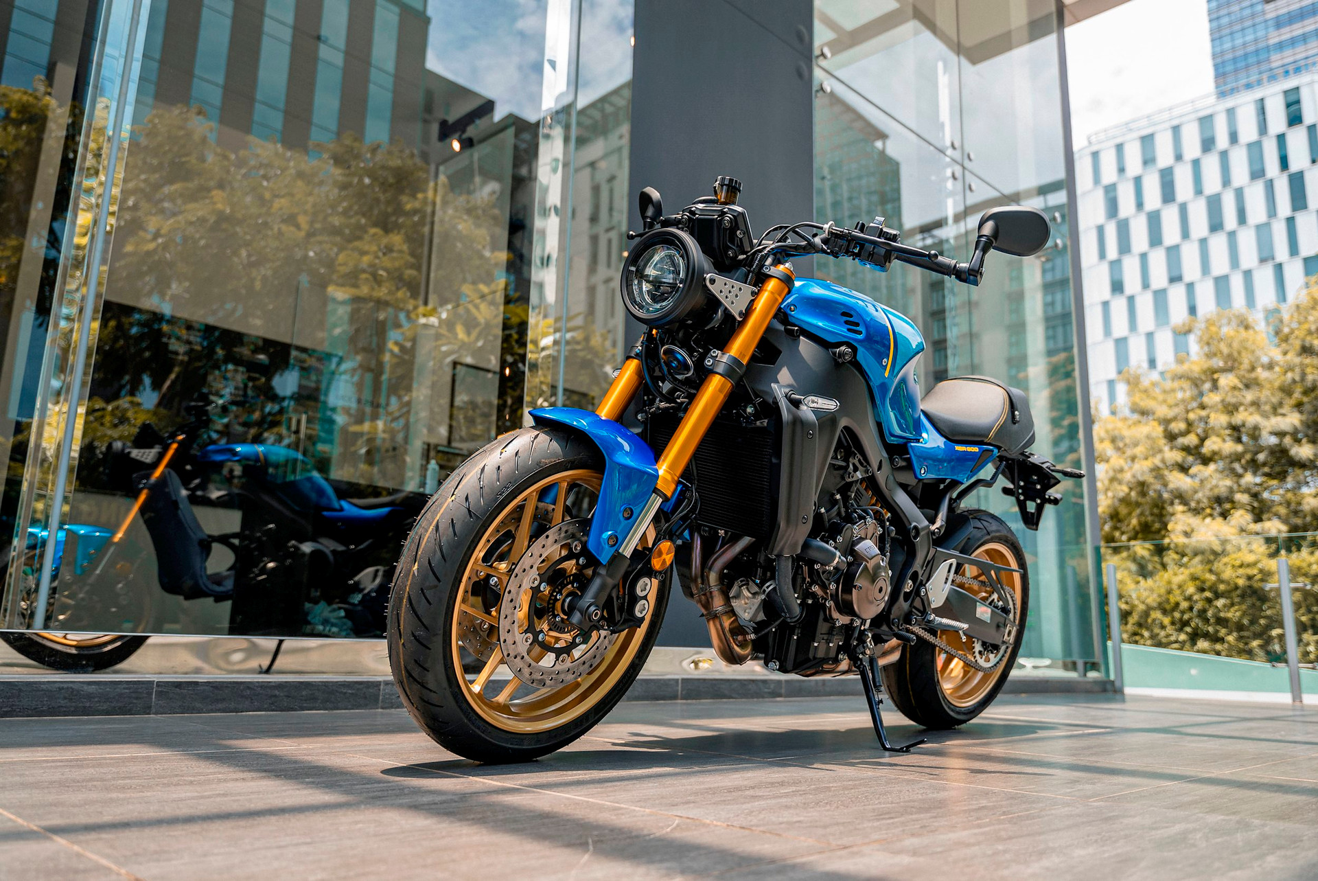 Yamaha XSR900 2023 – naked bike cổ điển giá 360 triệu tại Việt Nam - Ảnh 1.