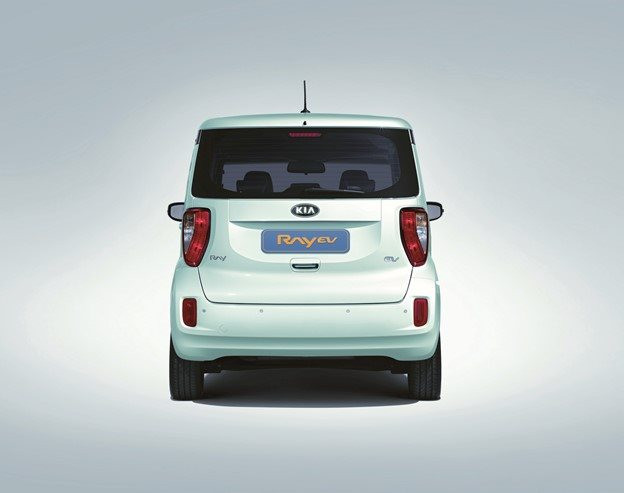 Kia hồi sinh mẫu xe ‘bé hạt tiêu’ Ray EV - ô tô điện mini đầu tiên của người Hàn - có tầm hoạt động trên 200km với giá chưa đến 400 triệu đồng - Ảnh 2.