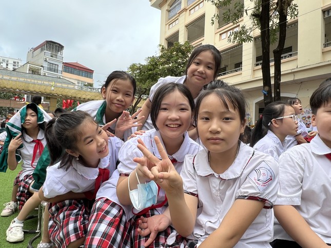 Lễ khai giảng cho hơn 2,2 triệu học sinh Hà Nội diễn ra thế nào? - Ảnh 1.