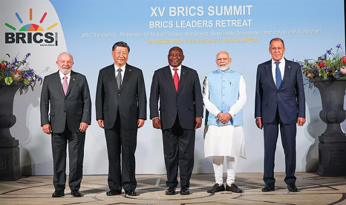 BRICS "hừng hực khí thế" mở rộng thành viên, Thủ tướng Modi đưa đề xuất đặc biệt trước thời khắc lịch sử - Ảnh 1.