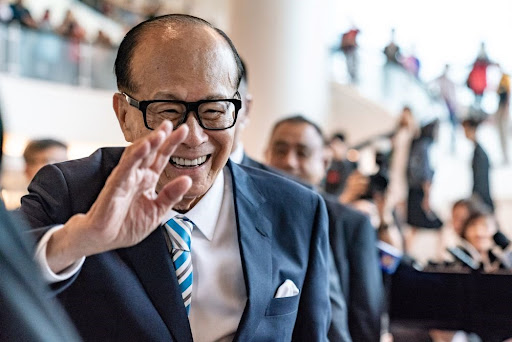 Tỷ phú giàu nhất Hong Kong Lý Gia Thành 95 tuổi vẫn khỏe mạnh, bí quyết là 3 “gạch đầu dòng” giới trẻ thường quên - Ảnh 1.