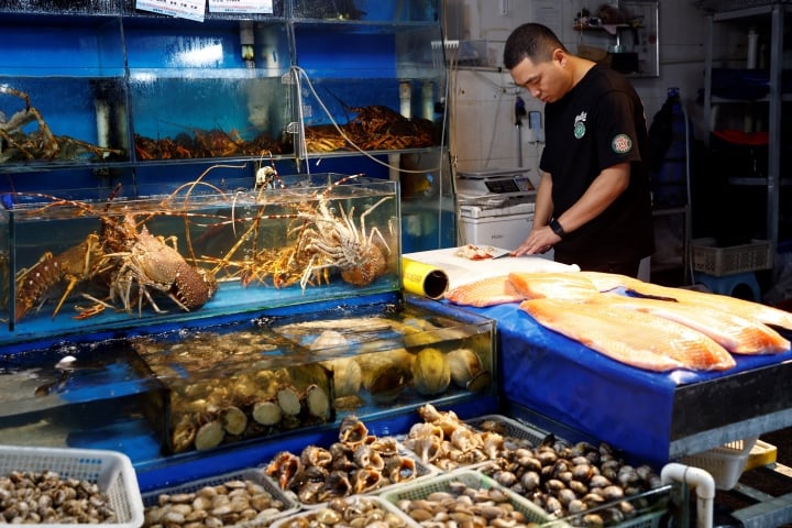 Nga muốn tăng xuất khẩu cá sang Trung Quốc sau lệnh cấm hải sản Nhật Bản - Ảnh 1.