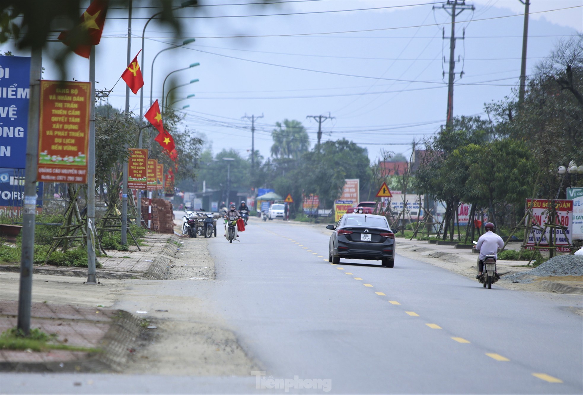 Quốc lộ 8C trước ngày 'thay áo mới' gần 1.100 tỷ đồng - Ảnh 6.